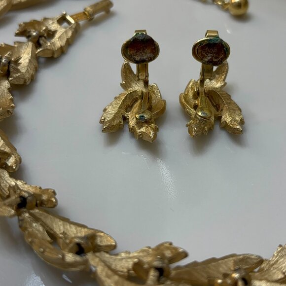 CROWN TRIFARI LEAF DESIGN DEMI-PARURE (NECKLACE, BRACELET, EARRINGS) - Picture 8 of 9